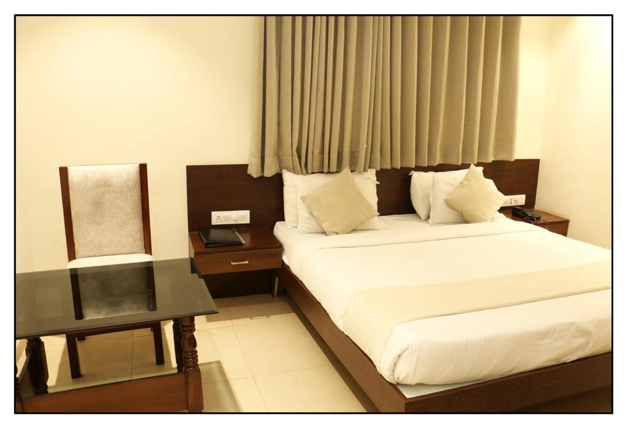 Hotel Vrindavan Palace Indore Exterior foto